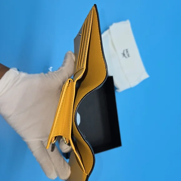 MCM Navy and Beige Leather Wallet - Picture 9 of 11